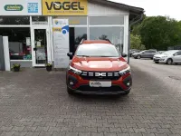 Gebraucht Dacia Jogger Extreme 110 PS (80 kW) 2023 Terrakottabraun Van / Kleinbus
