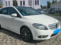 Gebraucht Mercedes B200 156 PS (114 kW) 2012 Weiß Kleinwagen