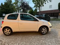 Gebraucht Toyota Yaris 65 PS (47 kW) 2004 Weiß Kleinwagen