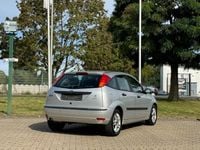 Gebraucht Ford Focus Trend 101 PS (74 kW) 2004 Silber Limousine