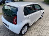 Gebraucht VW up! high up! 75 PS (55 kW) 2012 Weiß Kleinwagen