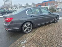Gebraucht BMW 740 iPerformance 258 PS (189 kW) 2016 Sophistograu brillanteffekt Limousine