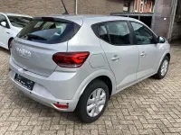 Gebraucht Dacia Sandero Expression 91 PS (66 kW) 2023 Moonstonegrau Kleinwagen
