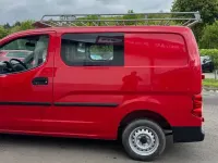 Gebraucht Nissan Evalia 90 PS (66 kW) 2010 Rot Van / Kleinbus
