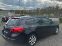 Usata Opel Astra 140 CV (102 kW) 2012 Nero Station wagon