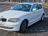 Gebraucht BMW 118 Advantage 143 PS (105 kW) 2011 Weiß Kleinwagen