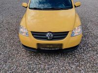 Gebraucht VW Fox 54 PS (39 kW) 2010 Gelb Kleinwagen