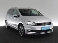 Gebraucht VW Touran Highline 150 PS (110 kW) 2022 Silber / reflexsilber Van / Kleinbus