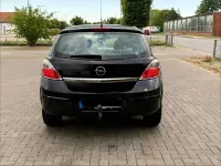 Gebraucht Opel Astra 115 PS (84 kW) 2009 Schwarz Limousine