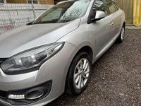 Gebraucht Renault Mégane GrandTour Initiale Paris 116 PS (85 kW) 2014 Platingrau Kombi
