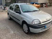 Gebraucht Renault Clio II 55 PS (40 kW) 2000 Silber Kleinwagen