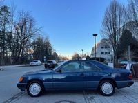 Gebraucht Mercedes E300 179 PS (131 kW) 1989 Blau Coupé