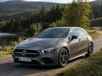Gebraucht Mercedes A200 163 PS (119 kW) 2022 Grau Limousine