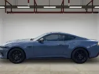 Neu Ford Mustang GT Fastback 446 PS (328 kW) 2025 Blau Coupé