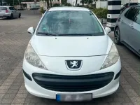 Gebraucht Peugeot 207 73 PS (53 kW) 2009 Weiß Kleinwagen