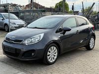 Second-hand Kia Rio 109 CP (80 kW) 2014 Gri Berlinǎ