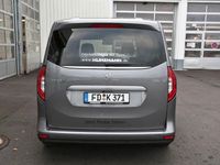 Gebraucht Mercedes T180 Progressive 116 PS (85 kW) 2025 Chromitgrau metallic Van / Kleinbus