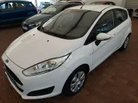 Gebraucht Ford Fiesta 95 PS (69 kW) 2016 Weiß Kleinwagen