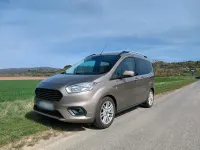Gebraucht Ford Tourneo Courier 100 PS (73 kW) 2019 Andere farben Van / Kleinbus