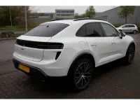Gebraucht Porsche Macan Turbo 469 kW (639 PS) 2025 Weiß SUV