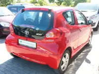 Gebraucht Toyota Aygo Basis 68 PS (50 kW) 2005 Rot Kleinwagen
