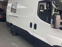 Second-hand Iveco Daily 156 CP (114 kW) 2018 Alb Van