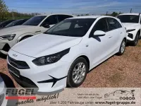 Gebraucht Kia Ceed Play 160 PS (117 kW) 2023 Weiß Kleinwagen