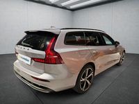 Neu Volvo V60 197 PS (144 kW) 2025 Silber Kombi