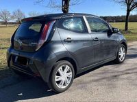 Gebraucht Toyota Aygo X-play 69 PS (50 kW) 2017 Grau Kleinwagen