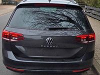 Gebraucht VW Passat Basis 150 PS (110 kW) 2022 Grau Kombi