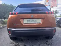 Gebraucht Peugeot e-2008 Allure 100 kW (136 PS) 2021 Orange fusion (metallic) SUV