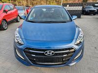 Gebraucht Hyundai i30 Classic 101 PS (74 kW) 2015 Blau Limousine