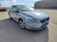 Usata Volvo V40 152 CV (111 kW) 2016 Blu Berlina