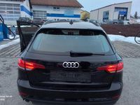 Gebraucht Audi A4 Basis 150 PS (110 kW) 2018 Schwarz Kombi