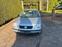 Gebraucht VW Polo 60 PS (44 kW) 2003 Silber Kleinwagen