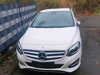 Gebraucht Mercedes B180 122 PS (89 kW) 2015 Weiß Van / Kleinbus