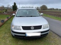 Gebraucht VW Passat Basis 125 PS (91 kW) 1998 Silber Limousine
