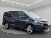 Gebraucht VW Multivan Life 150 PS (110 kW) 2025 Starlight blue metallic Van / Kleinbus