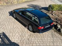 Gebraucht BMW 525 192 PS (141 kW) 2001 Blau Kombi