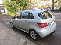 Gebraucht Mercedes B180 109 PS (80 kW) 2010 Silber Van / Kleinbus