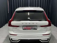Gebraucht Volvo XC60 Plus 197 PS (144 kW) 2022 Weiß SUV