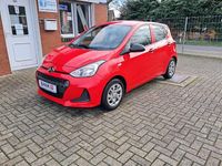 Gebraucht Hyundai i10 Pure 67 PS (49 kW) 2019 Rot Kleinwagen