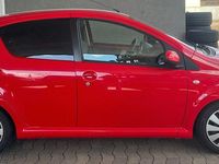 Gebraucht Toyota Aygo Cool 68 PS (50 kW) 2013 Rot Kleinwagen