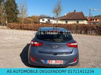 Gebraucht Hyundai i30 99 PS (72 kW) 2014 Blau Limousine