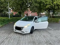 Gebraucht Peugeot 208 95 PS (69 kW) 2012 Weiß Kleinwagen