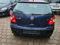 Gebraucht VW Polo 64 PS (47 kW) 2004 Blau Kleinwagen