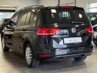Gebraucht VW Touran Trendline 116 PS (85 kW) 2016 Schwarz Van / Kleinbus