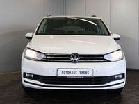Gebraucht VW Touran Comfortline 150 PS (110 kW) 2024 Weiß Van / Kleinbus