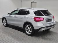 Gebraucht Mercedes GLA180 122 PS (89 kW) 2019 Iridiumsilber  met. SUV