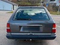 Second-hand Mercedes E250 94 CP (69 kW) 1993 Gri Break